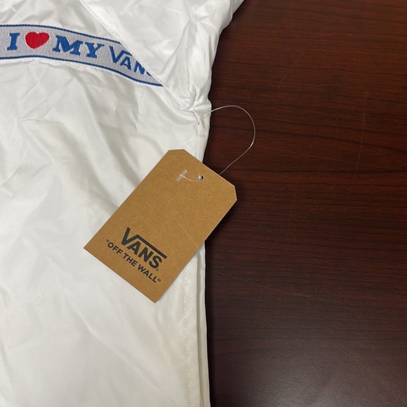 💦NWT Van Wind Jacket Armpit to armpit 22”, Length 21” - Picture 4 of 4